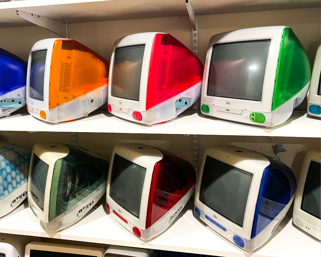 rows of iMac g3 coputers